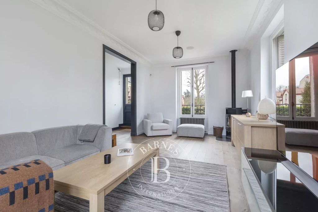 Property photo 2 of 25