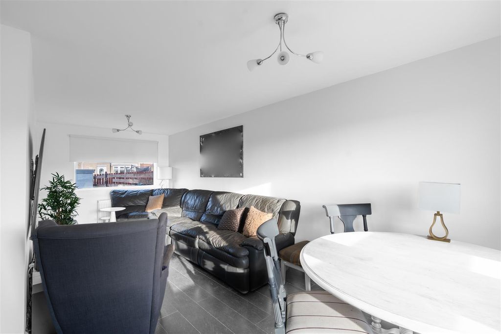 Property photo 3 of 12 Lounge-1.Jpg