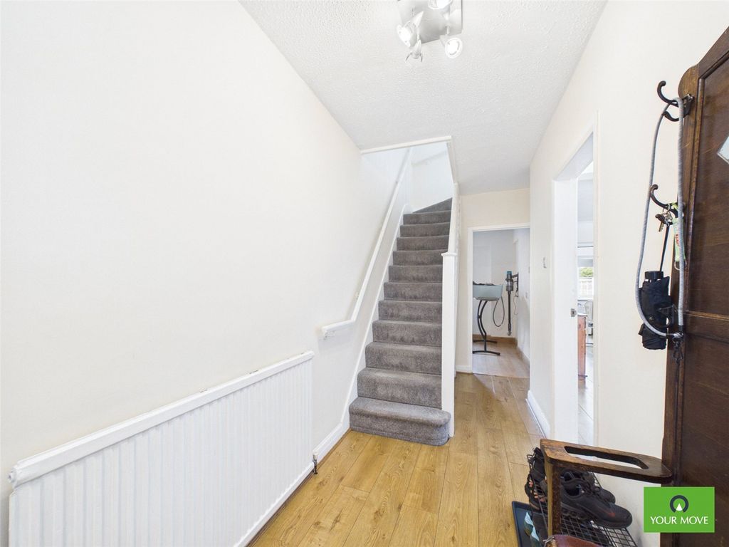 Property photo 2 of 28 Picture No. 16