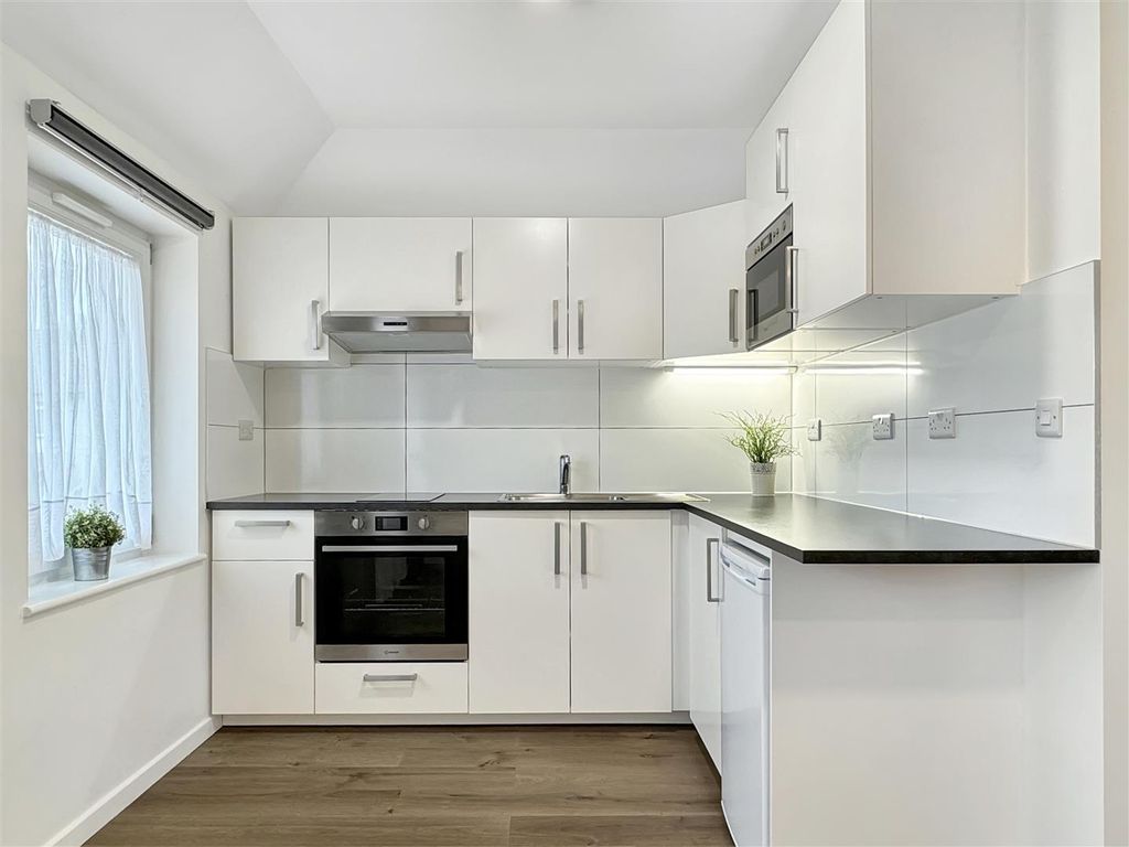 Property photo 3 of 31 Img (8).Jpg