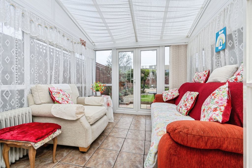 Property photo 3 of 25 Pbox-Img.Jpg