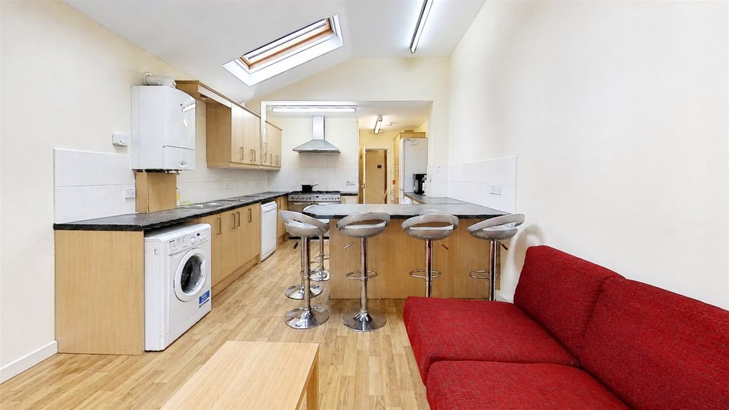 Property photo 1 of 13 6-Harrow-Road-Kitche