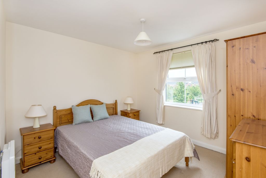 Property photo 3 of 6 Bedroom3