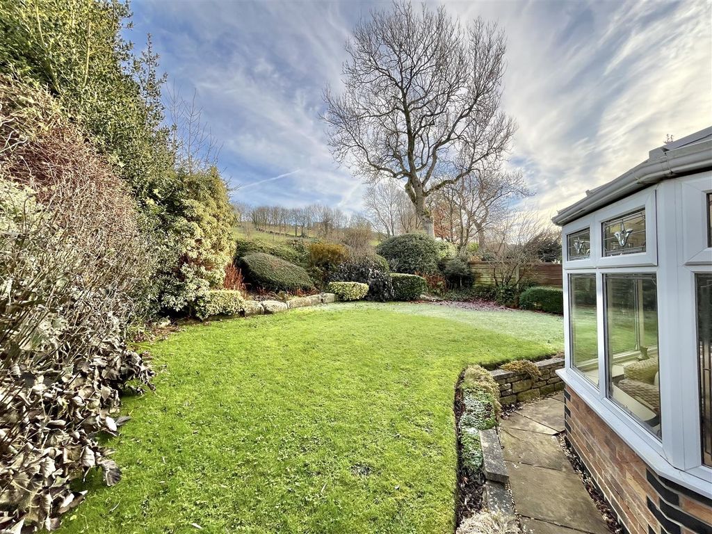 Property photo 2 of 5 Gardens