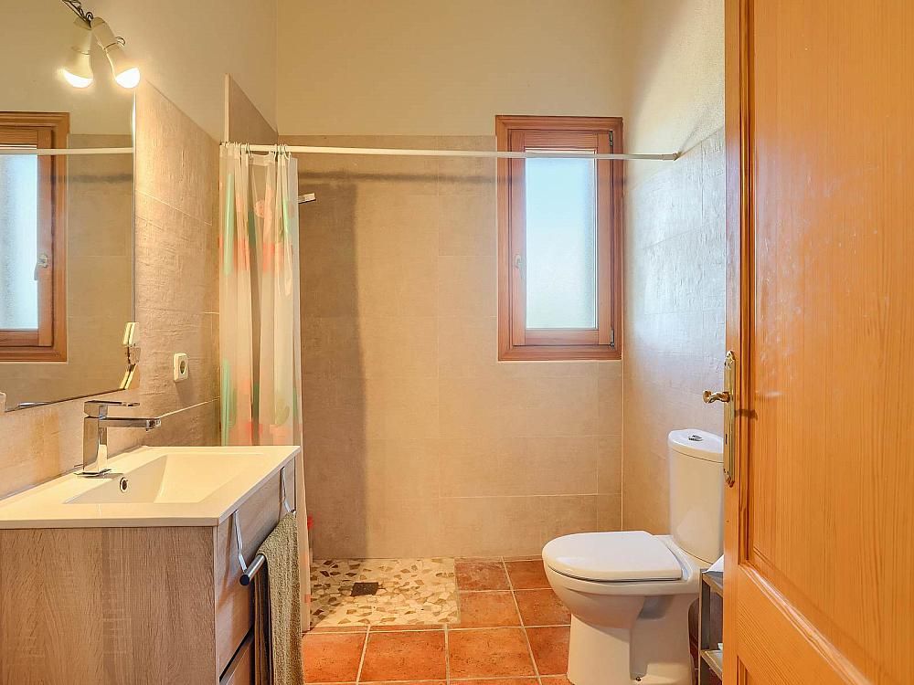 Property photo 3 of 46