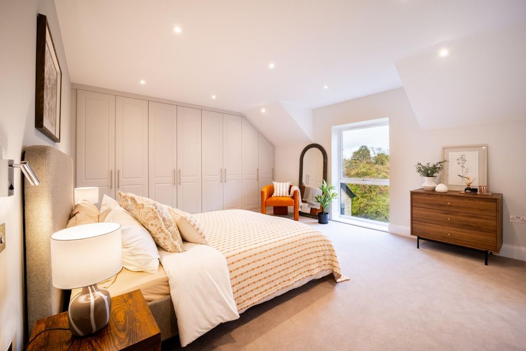 Property photo 2 of 20 Image