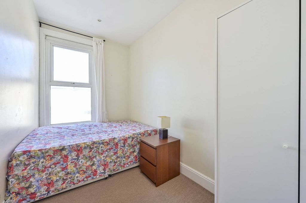 Property photo 3 of 8