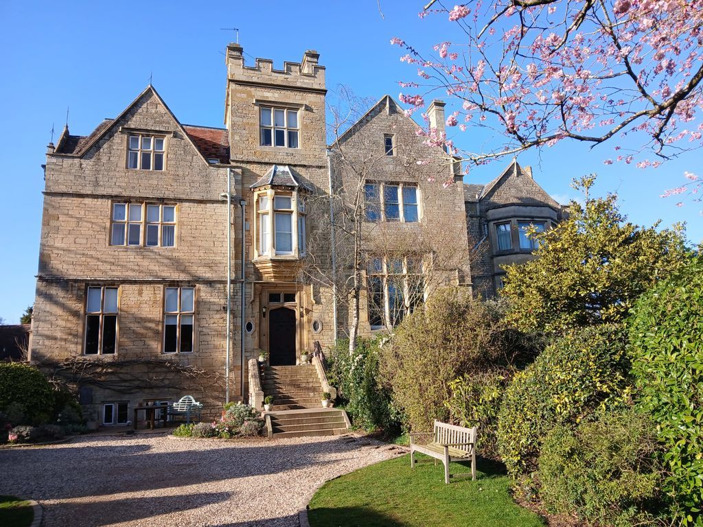 Property photo 1 of 32 Photo 33