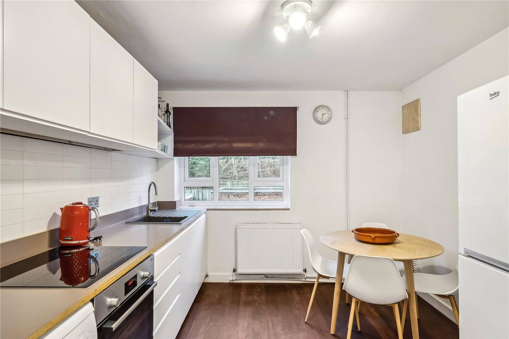 Property photo 3 of 11 Eat-In Kitchen