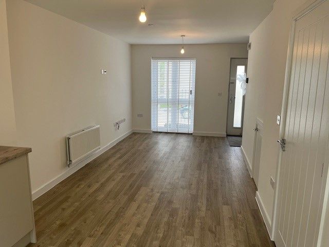 Property photo 3 of 8 Lounge