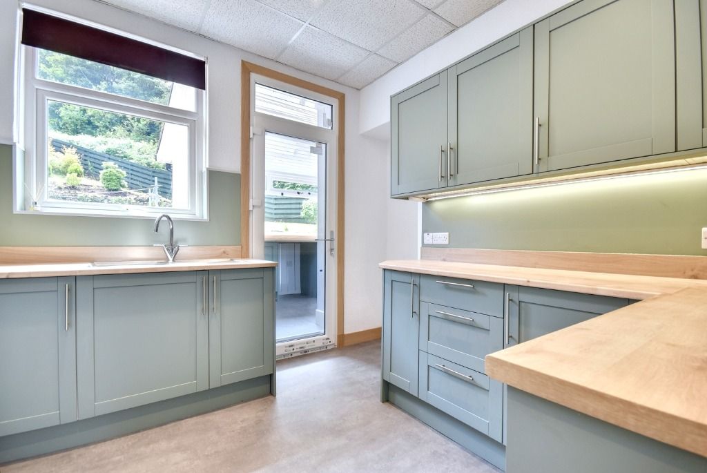 Property photo 1 of 33