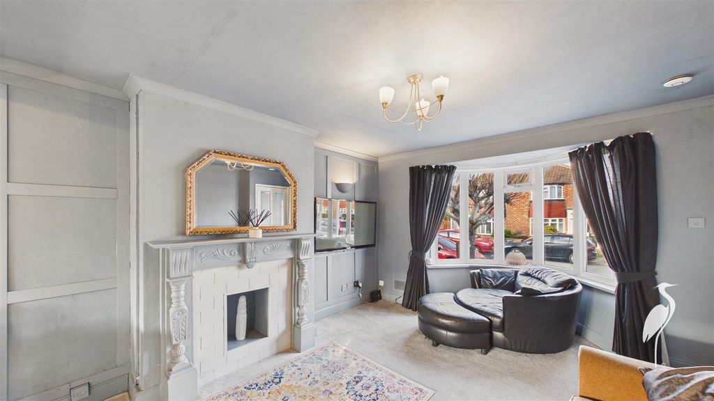 Property photo 2 of 26 Lounge