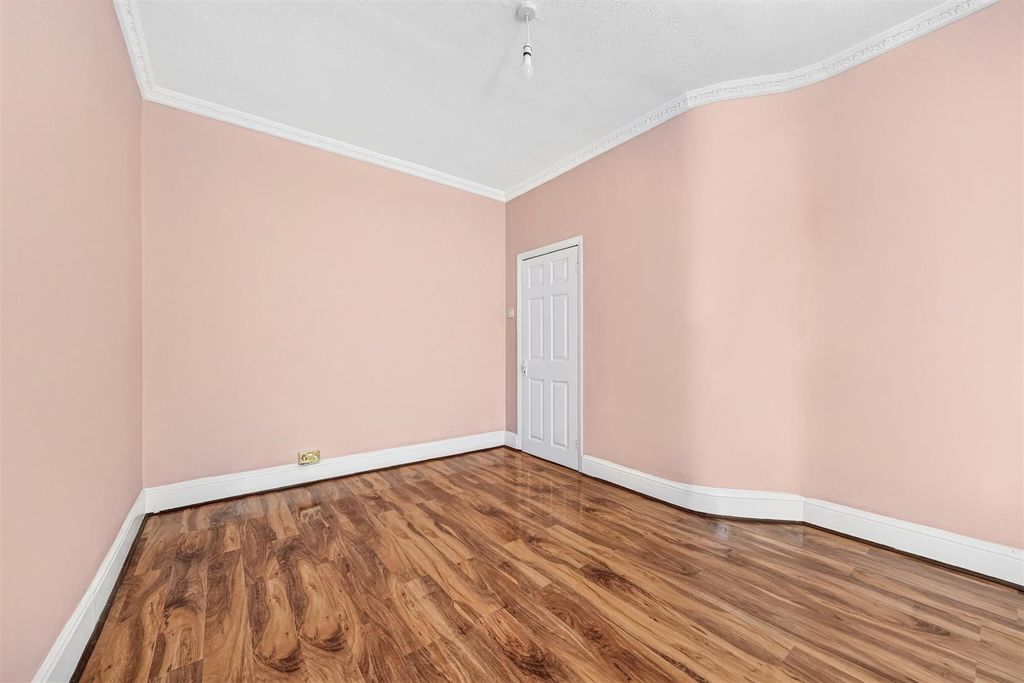 Property photo 3 of 17 0-6.Jpg