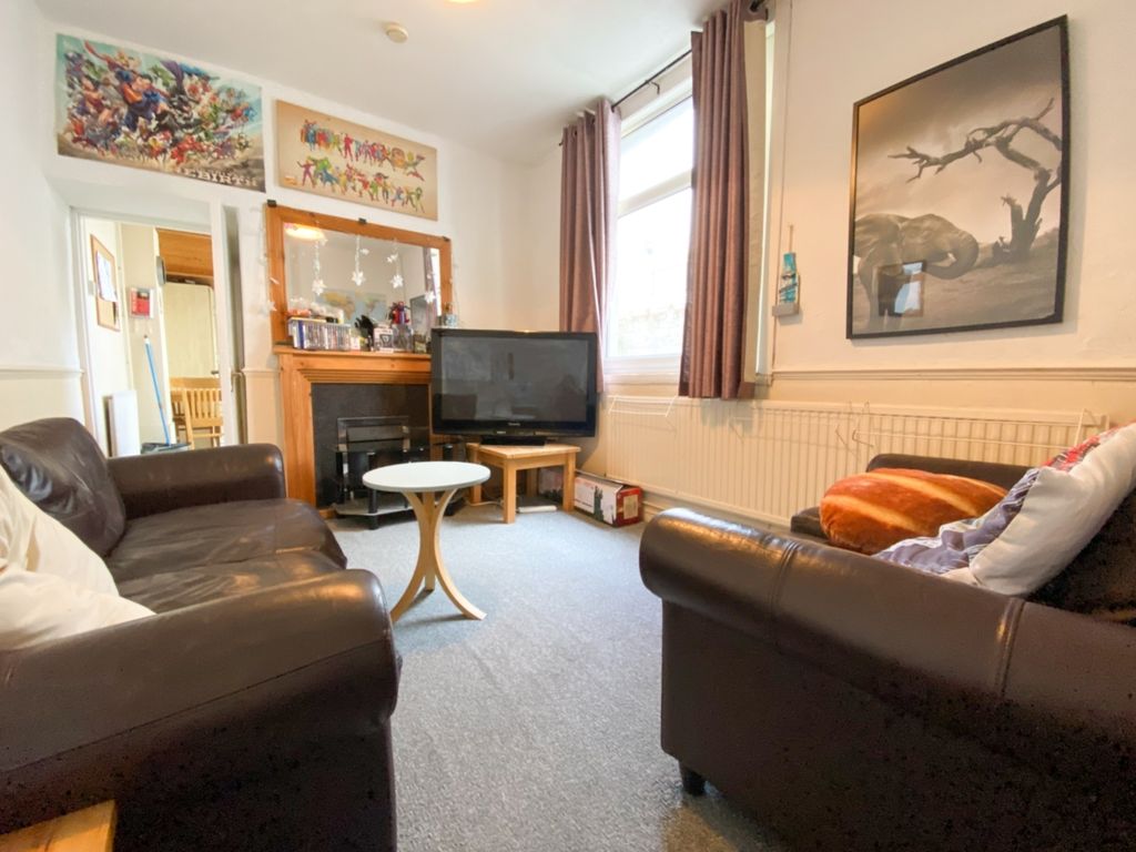 Property photo 2 of 13 Lrg_112 Lisvane Mar21