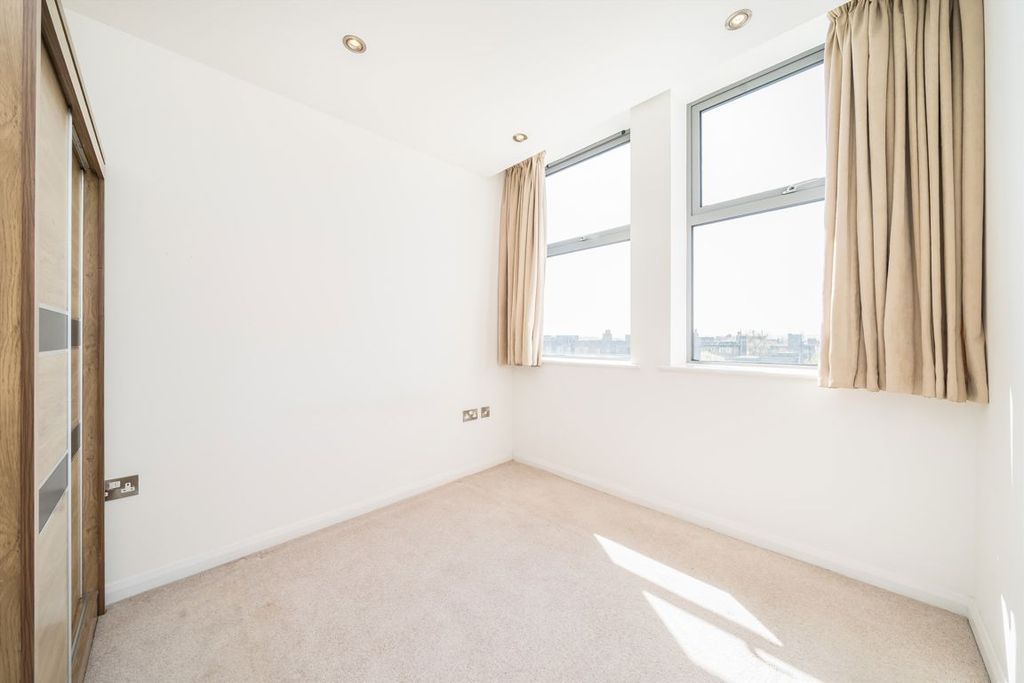 Property photo 3 of 5