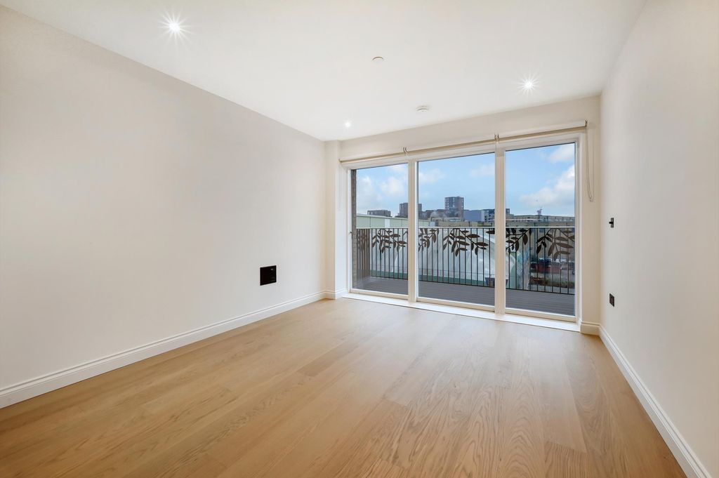 Property photo 3 of 6