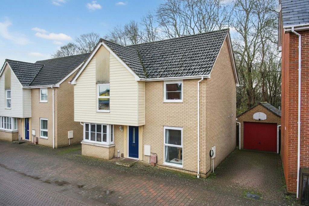 Property photo 1 of 25