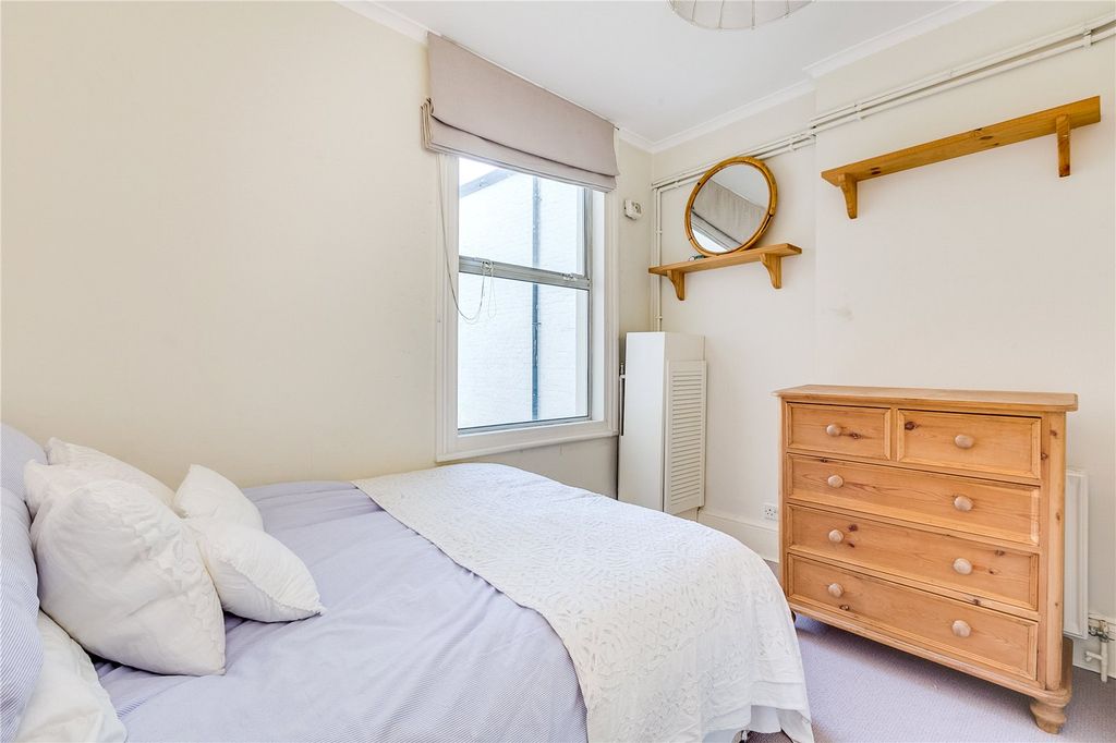 Property photo 3 of 5