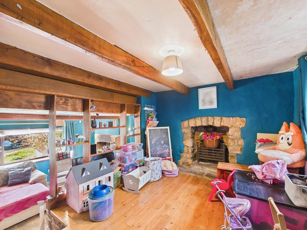 Property photo 3 of 31