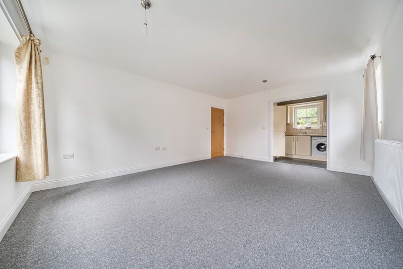 Property photo 3 of 14 Photo 6