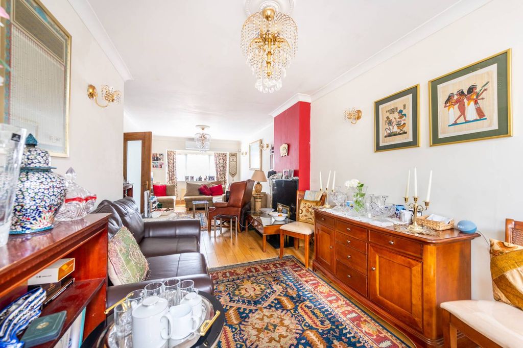 Property photo 2 of 14