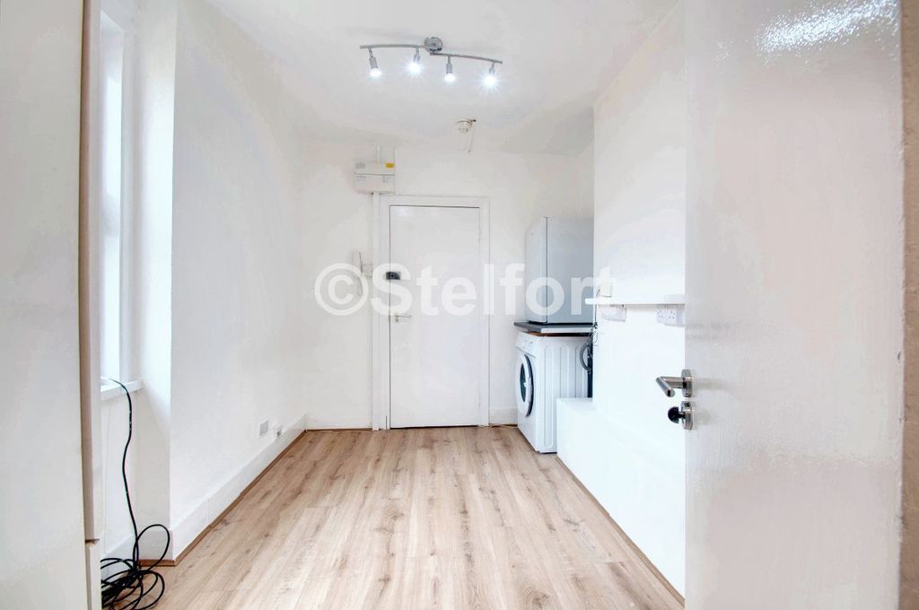 Property photo 2 of 3