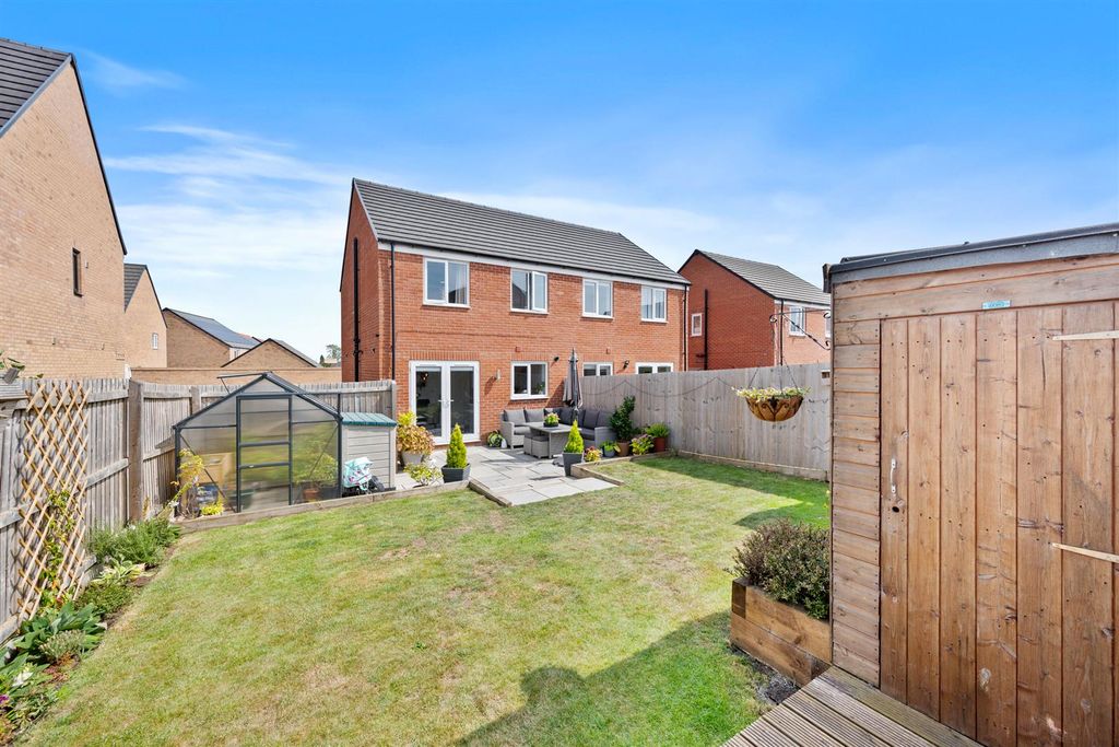 Property photo 2 of 21