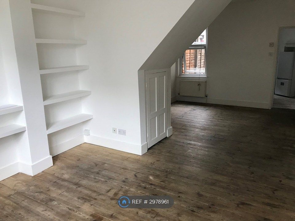 Property photo 3 of 11 Living/Diner Without Furniture