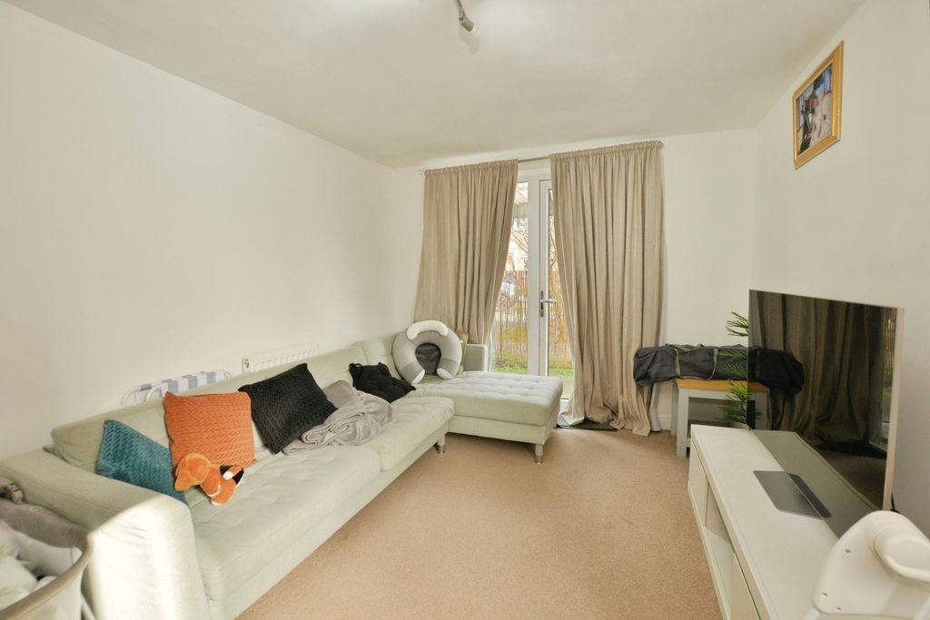 Property photo 2 of 11 Lounge/Dining Room