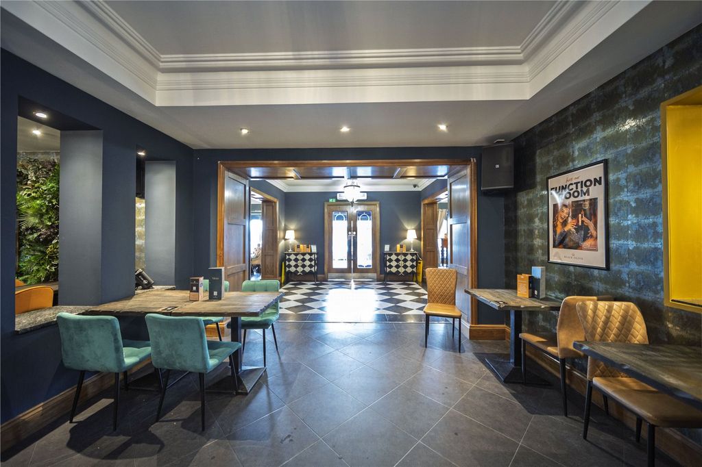 Property photo 2 of 39 Picture No. 41