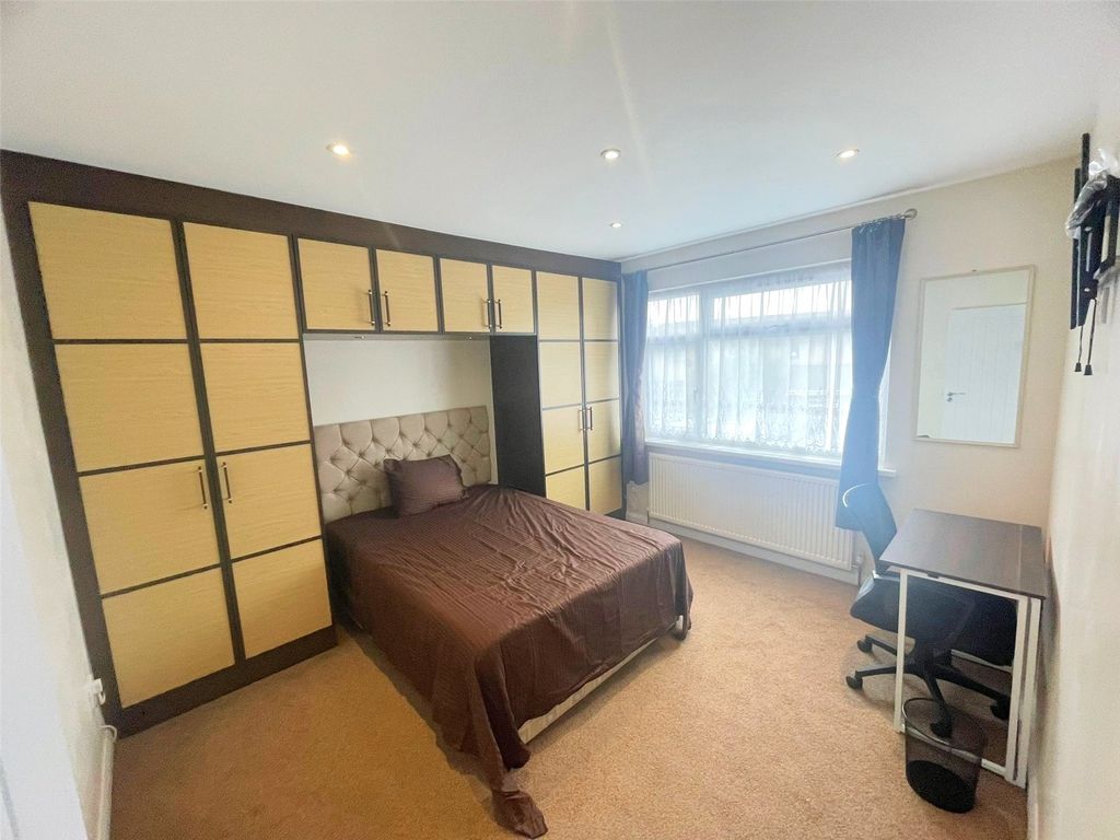 Property photo 3 of 7 Bedroom Two