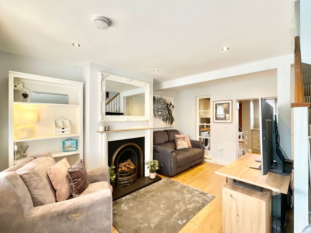 Property photo 2 of 23