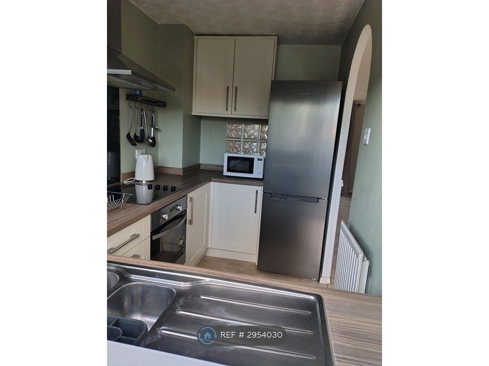 Property photo 3 of 15 Kitchen