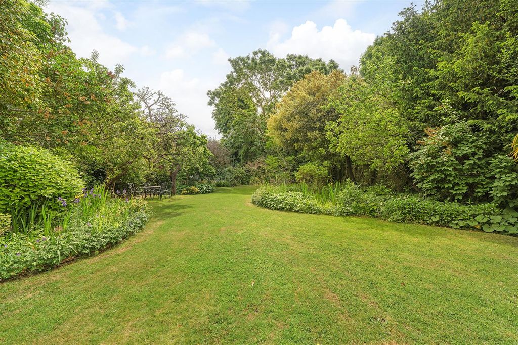 Property photo 3 of 16