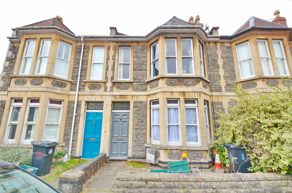 Property photo 3 of 7 Attractive Traditional Terraced Stone-Front Proper...