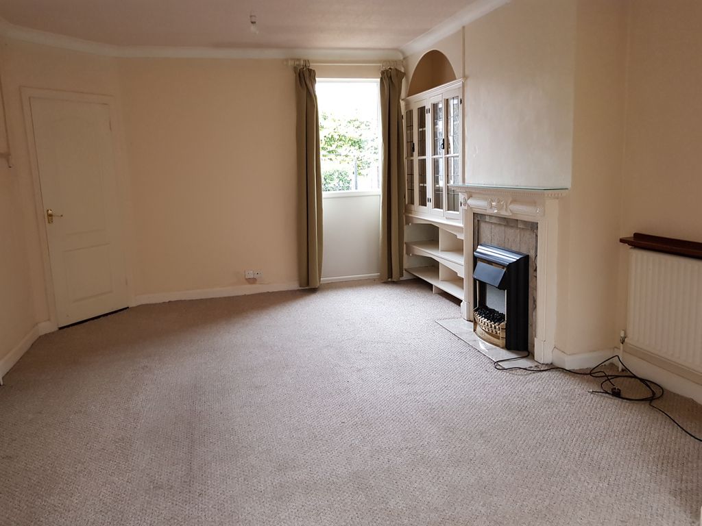 Property photo 3 of 10 Lounge