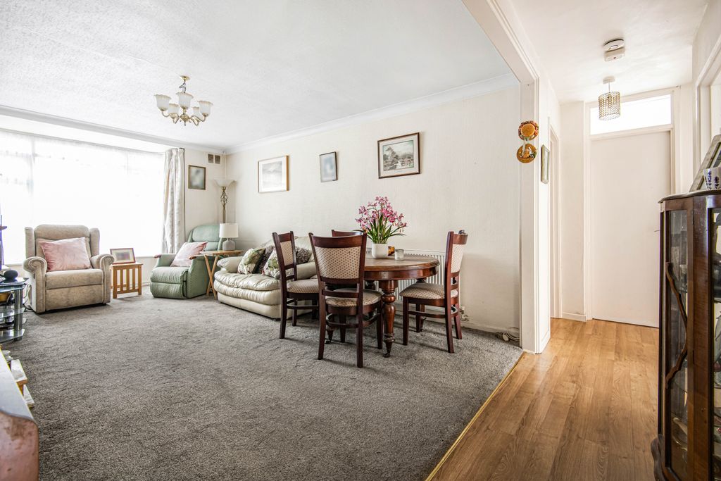 Property photo 2 of 19