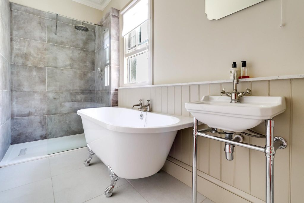 Additional image 20 of 3 bed flat for saleMontpellier Grove, Cheltenham, Gloucestershire GL50