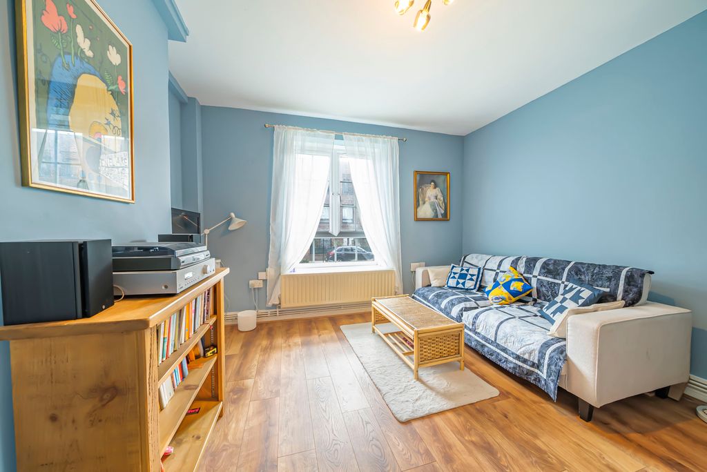 Property photo 3 of 9