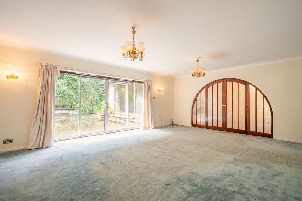 Property photo 3 of 18