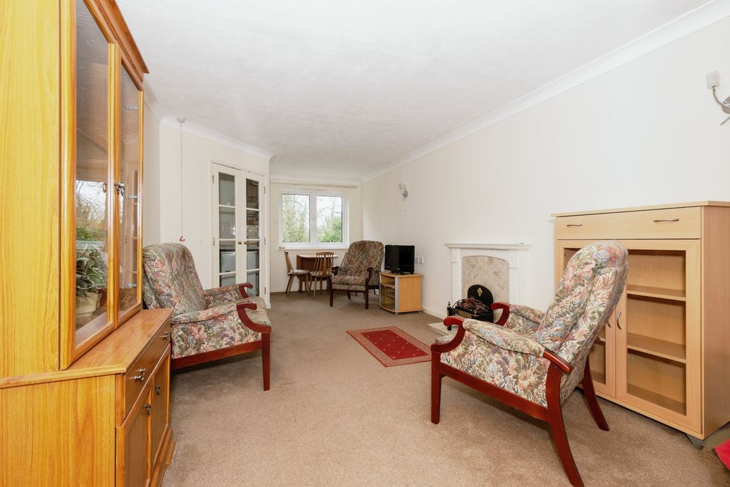 Property photo 2 of 13 Lounge