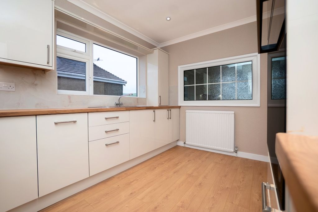 Property photo 2 of 23 Kitchen