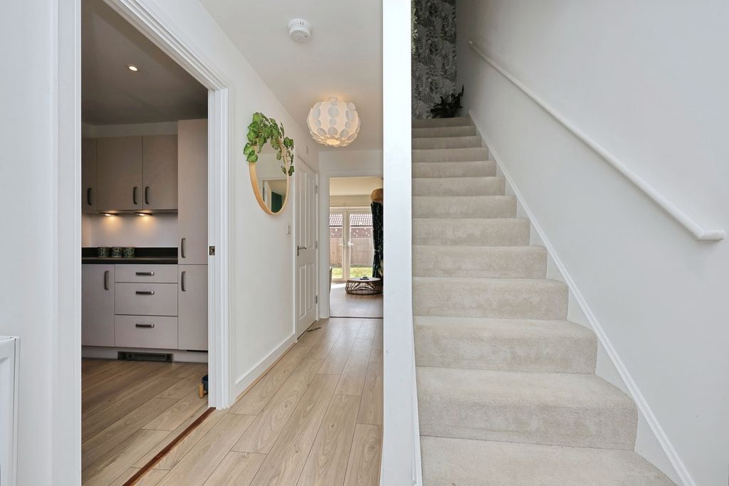 Property photo 2 of 24 Pbox-Img.Jpg