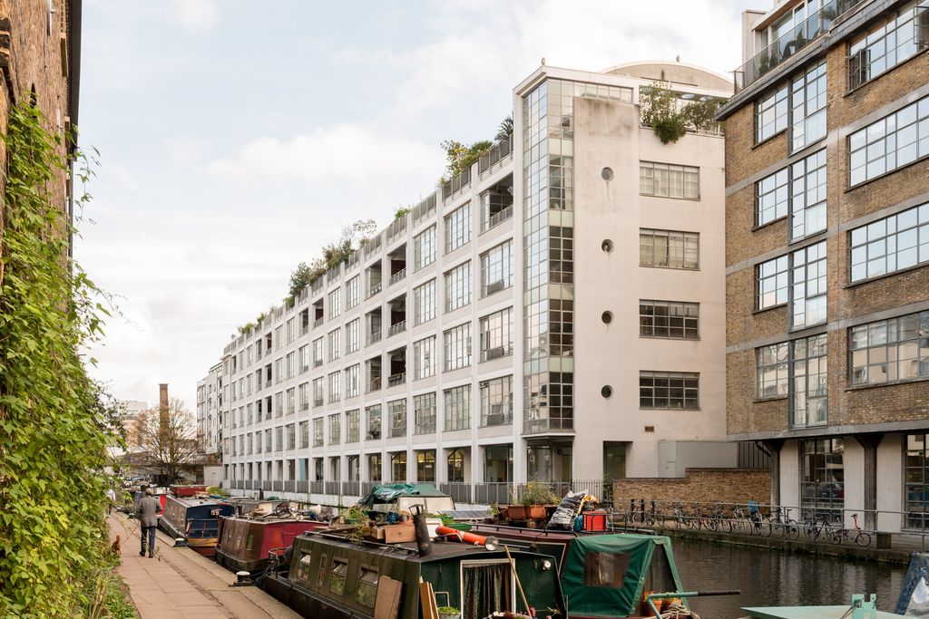 Property photo 2 of 29 16599 - The Modern House - 12 Canal Building (26).Jpg