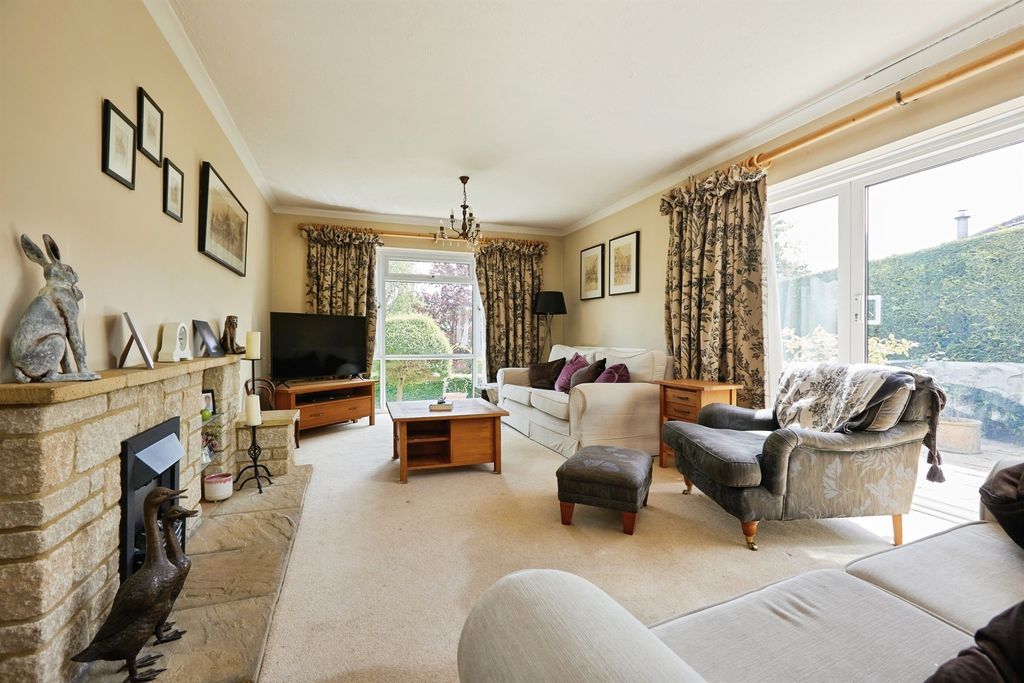 Property photo 3 of 19