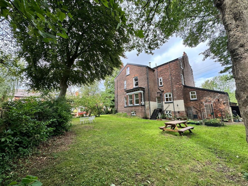Property photo 3 of 41