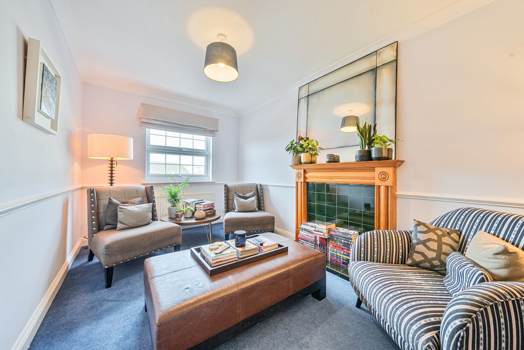 Property photo 2 of 24 Living Room