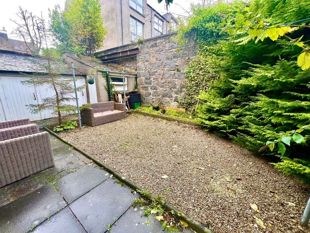 Property photo 2 of 11 Photo 2