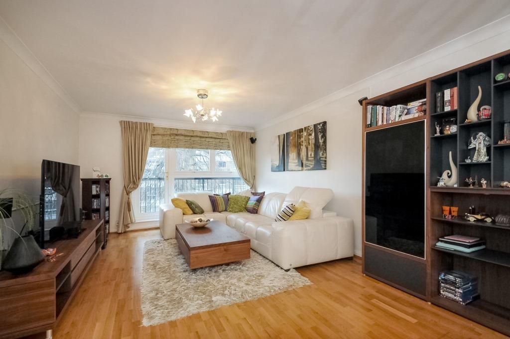 Property photo 1 of 7 Dining Room