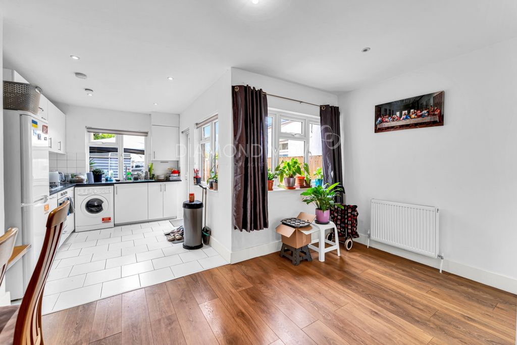 Property photo 3 of 14 Photo 9